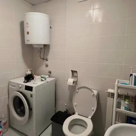 Проживання в сім'ї With A Balcony Near Center