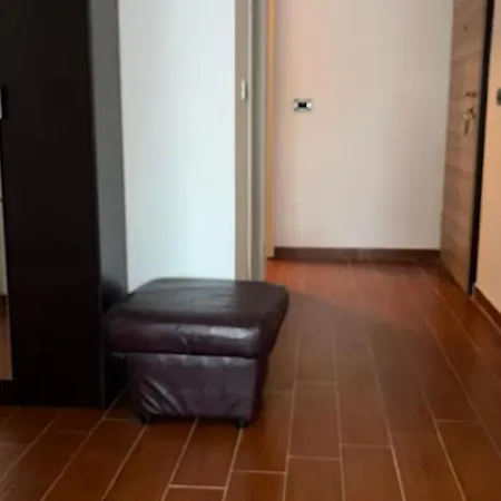 With A Balcony Near Center Проживання в сім'ї Скоп'є