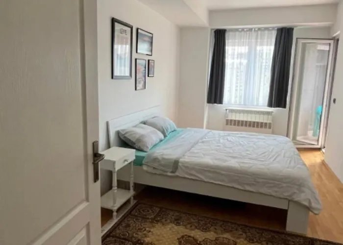 With A Balcony Near Center Ubytování v soukromí Skopje