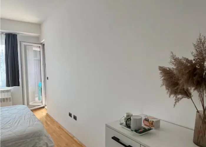 With A Balcony Near Center Homestay szállás